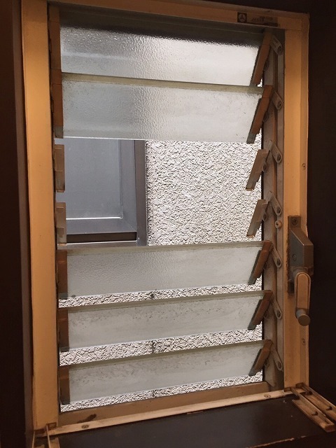 愛知県名古屋市の窓ガラス修理交換は ガラパゴス 料金 コミコミ価格