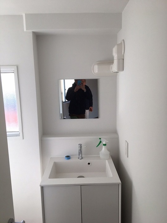 愛知県名古屋市の鏡の取付交換専門店「浴室の鏡・洗面台のミラー交換